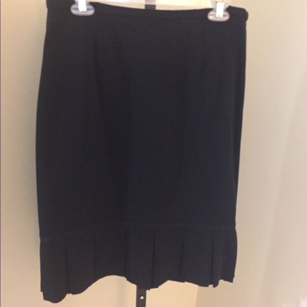 Valerie Stevens, Black Pleated Hemline Skirt